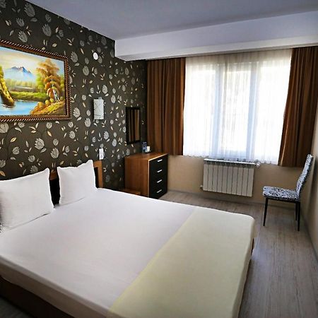 Apart Hotel Central Momchilgrad Εξωτερικό φωτογραφία