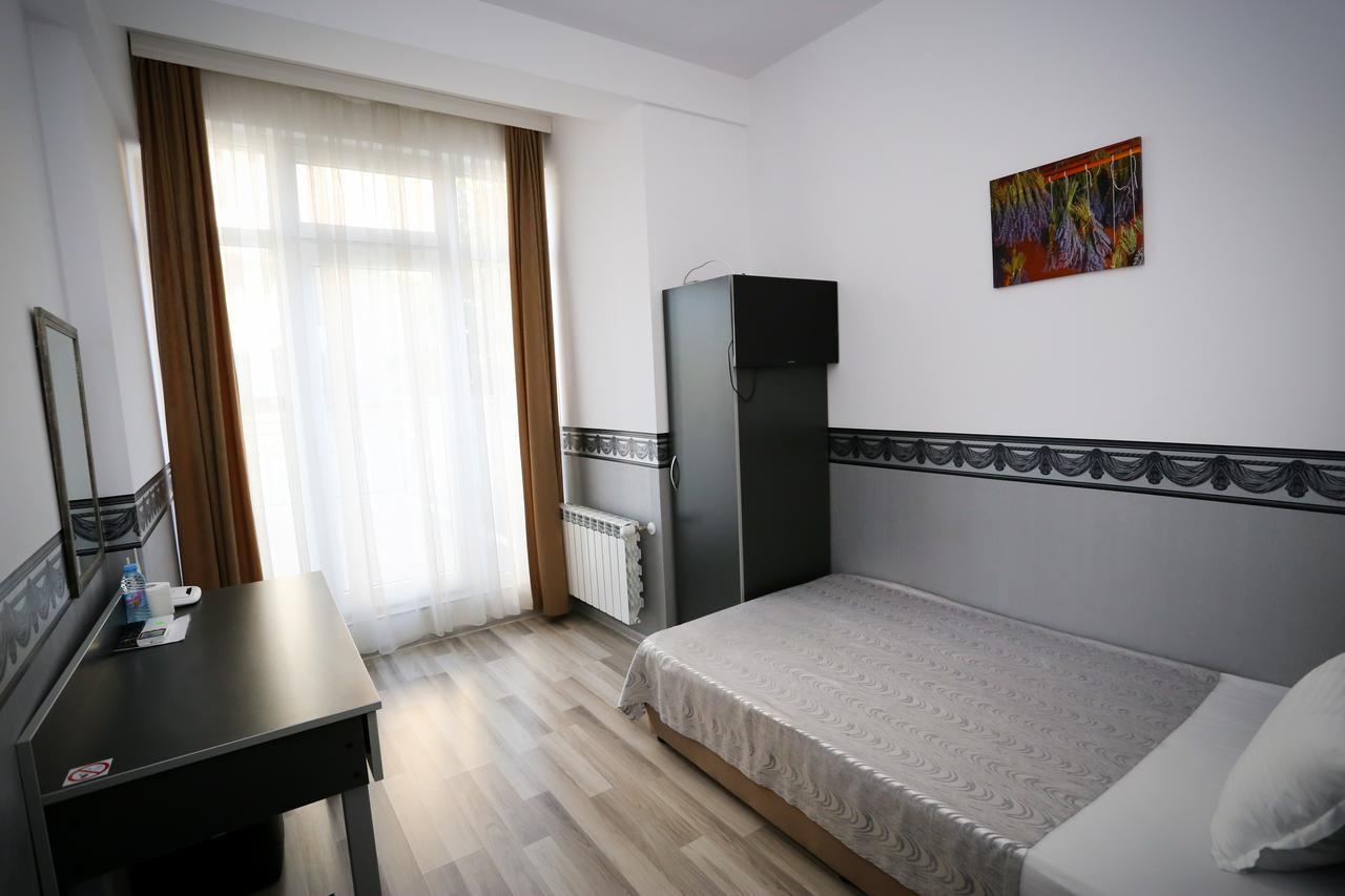 Apart Hotel Central Momchilgrad Εξωτερικό φωτογραφία