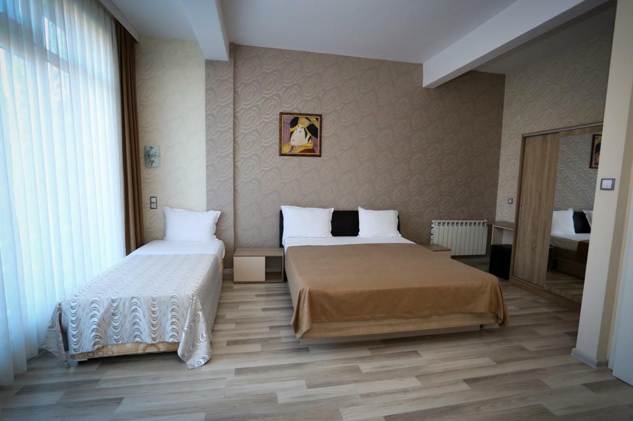 Apart Hotel Central Momchilgrad Εξωτερικό φωτογραφία